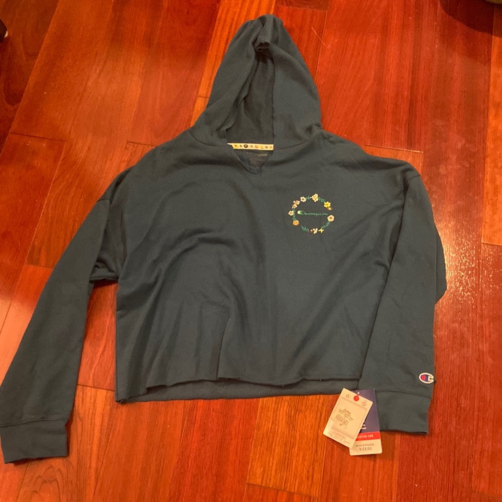 Champion cropped, lightweight hoodie.